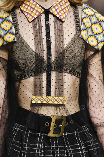 Details Christian Dior , Details Dior Fall 2018 Ready-to-Wear , Детали показа Кристиан Диор , Детали показа Диор осень зима 2018 , Fashion show , неделя моды в Париже , PFW , Мария Грация Кьюри , Mainstyles